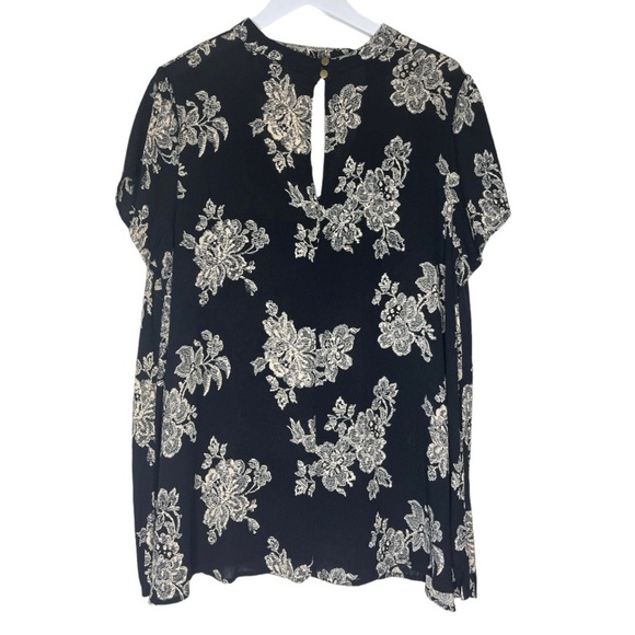 TORRID Floral Keyhole Front Flowy Blouse Black Size 1 Fits 1X - Picture 5 of 8
